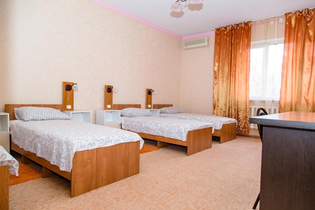 Hostel Lira Krasnodar Buitenkant foto
